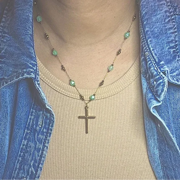 ♥️SOLD♥️Green Aventurine Natural Stone Bead Cross Necklace - Picture 3 of 3